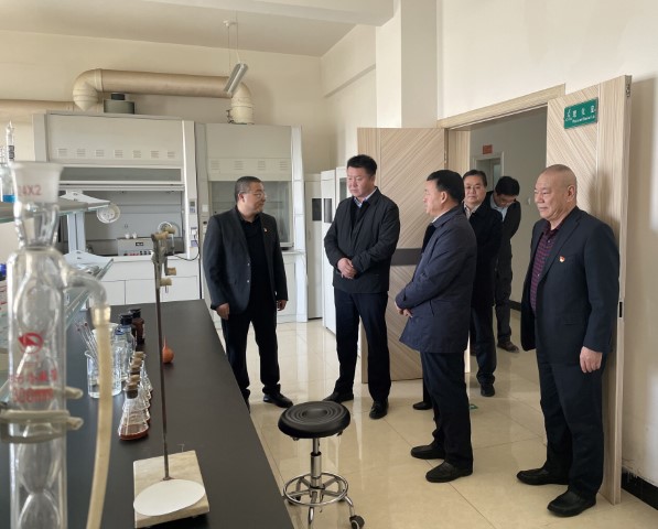 酒泉市政府黨組成員、副市長(zhǎng)哈里別克來(lái)敦煌種業(yè)調(diào)研指導(dǎo)工作